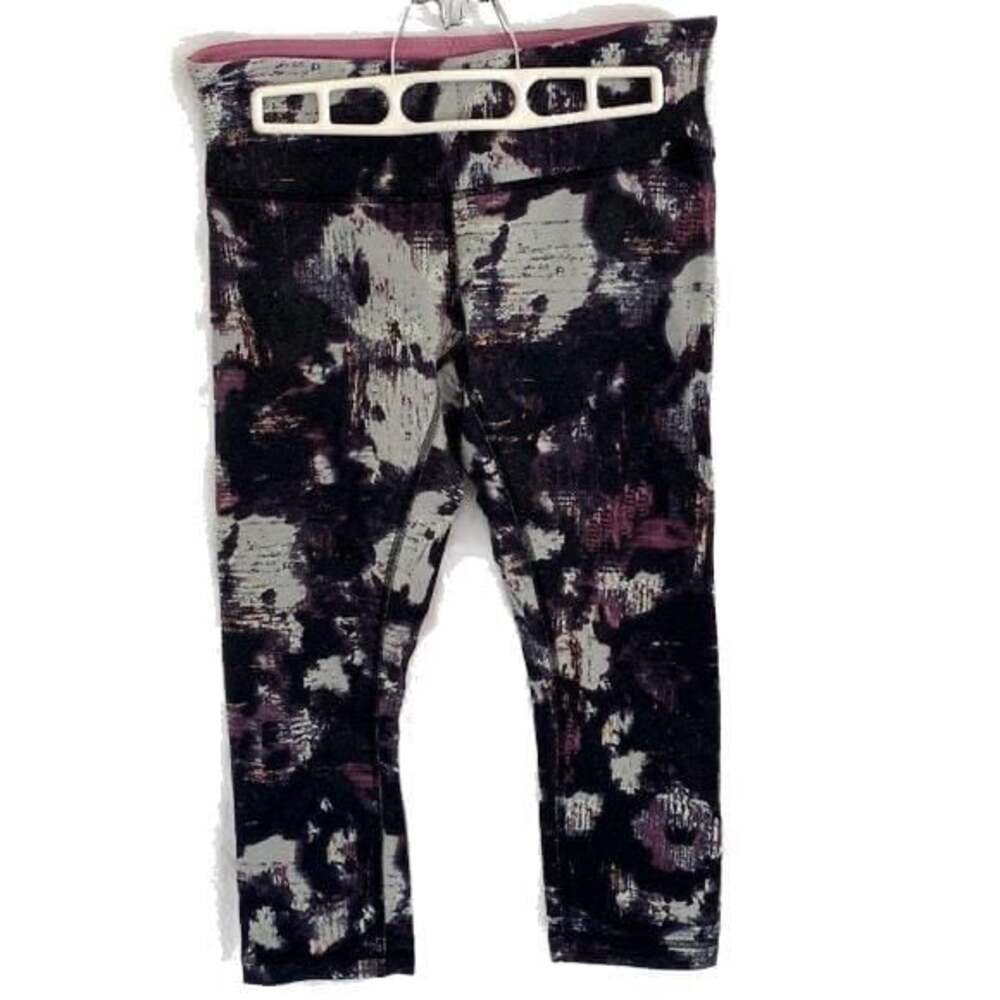 Size 8 Lululemon Capri Black White and Pink Print Leggings
